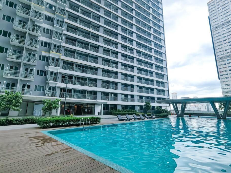 1Br Unit Condotel W Balcony Fame Residences -Fm38 马尼拉 外观 照片